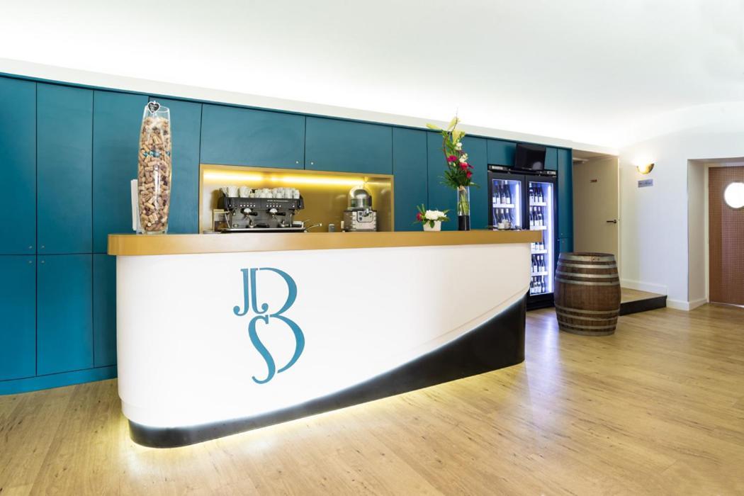 Hotel Le Bellevue Les Roches-de-Condrieu Экстерьер фото